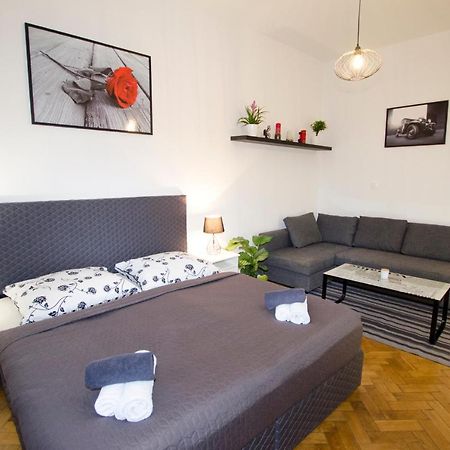 Exlusive Apartment Paris Style Prague Extérieur photo