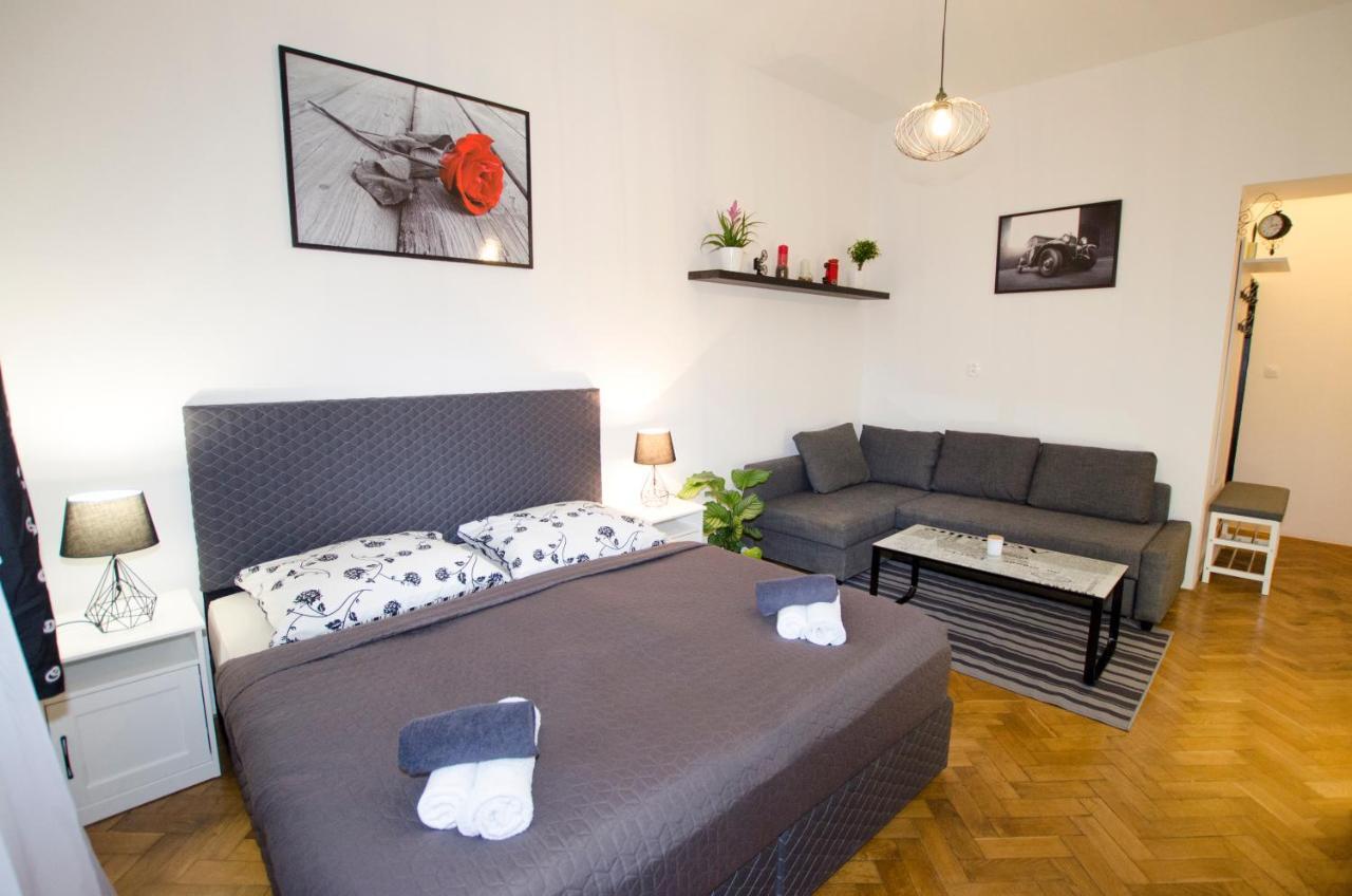 Exlusive Apartment Paris Style Prague Extérieur photo